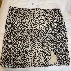 Cheetah skirt with small slit